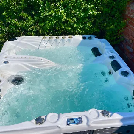 Terrace Premium Belvaros Jacuzzival Daire Veszprém