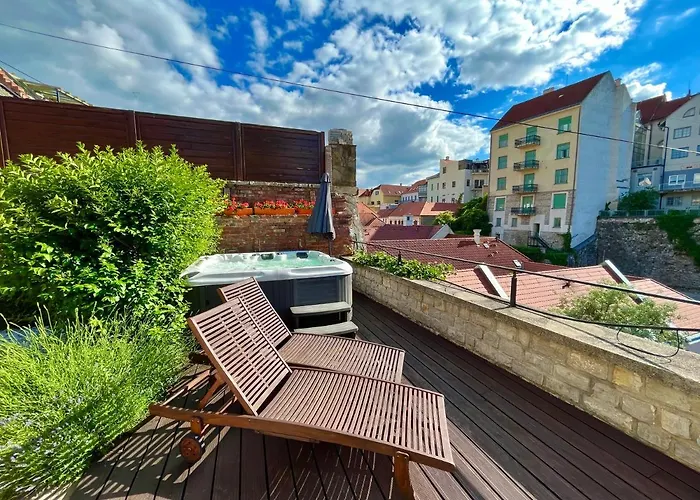 Terrace Premium Belvaros Jacuzzival Daire *