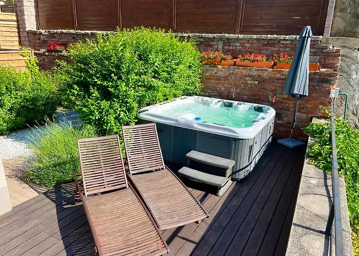 Terrace Premium Belvaros Jacuzzival Daire Veszprém